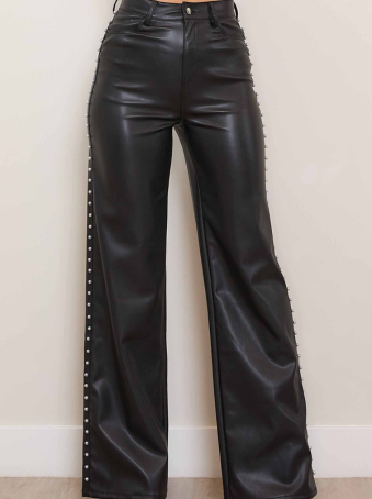Pantalón Efecto Cuero Negro con Detalle de Perlas Laterales