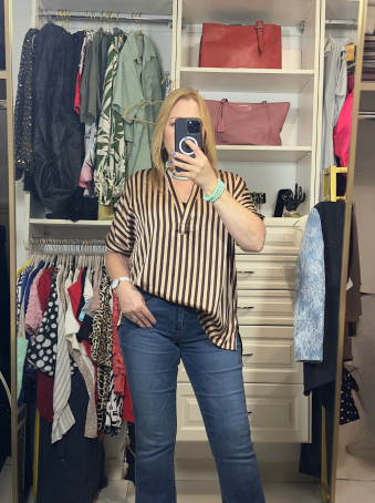 Blusa de rayas verticales en tonos marrón y beige